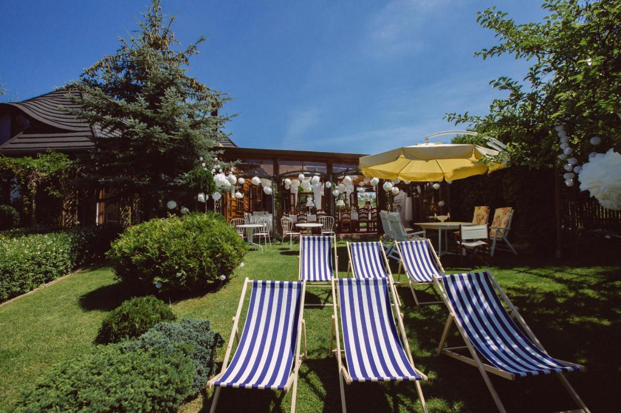 Gosciniec Galadus Bed & Breakfast Dusznica Exterior photo